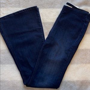 Dark Wash Flare Jeans💙